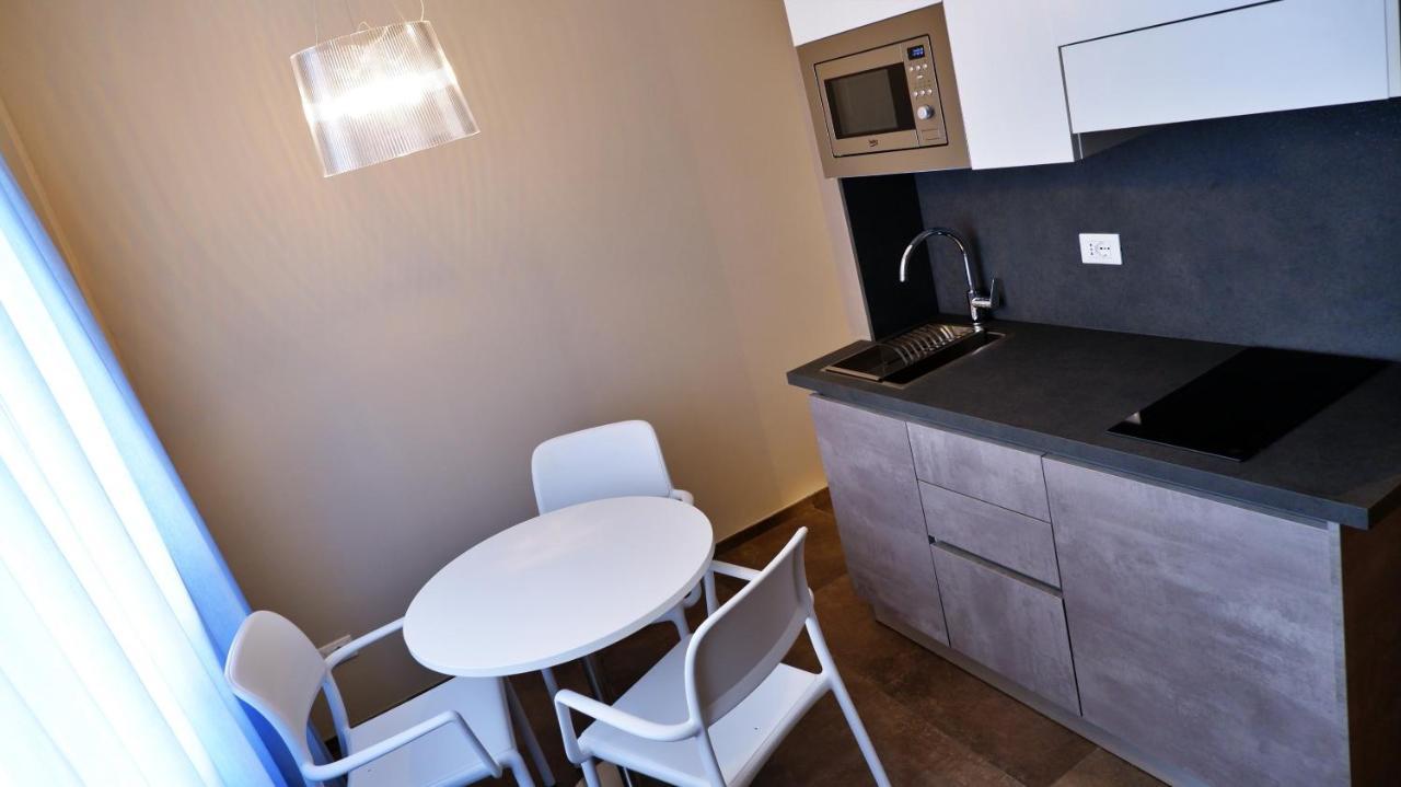 إمبيريا Pianomare Riviera Apartments And Rooms المظهر الخارجي الصورة